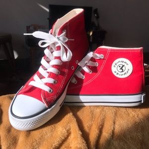 Size 40 Women’s Shinmax Hightops